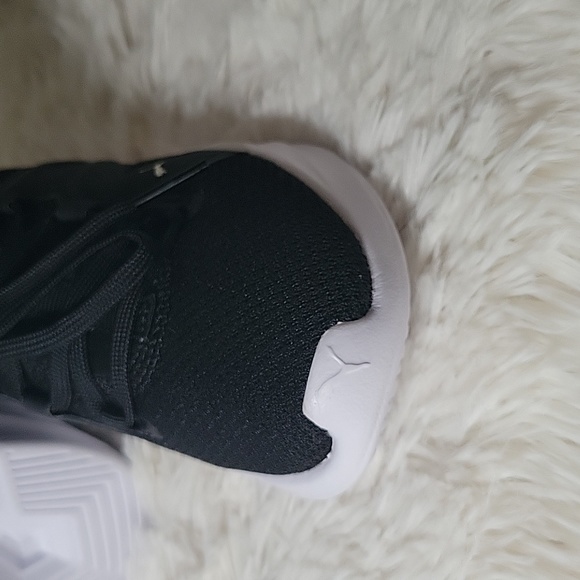 Boy's Puma Slip-on Lace-up  Sneakers  Youth Size 13 Black White - Picture 5 of 5